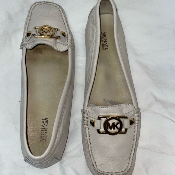 Michael Kors Cream Leather Loafers‎ with Metal Accent - Picture 1 of 7